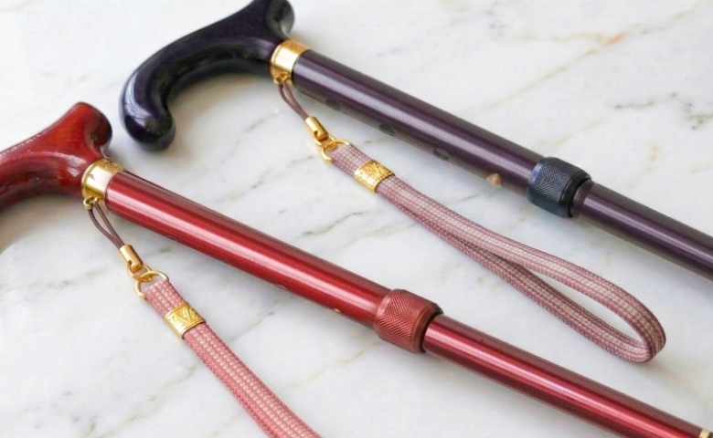 おしゃれ　杖・おしゃれ杖　BON BON STICK　カーボン製の軽量おしゃれ杖 高強度で長時間歩行に