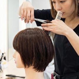 プロの美容師が似合わせカット！