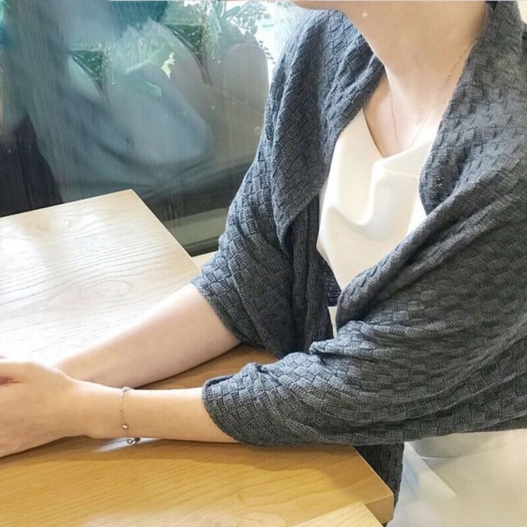 お見舞いギフト、カタログギフト：入院中でも自宅でも便利なショール