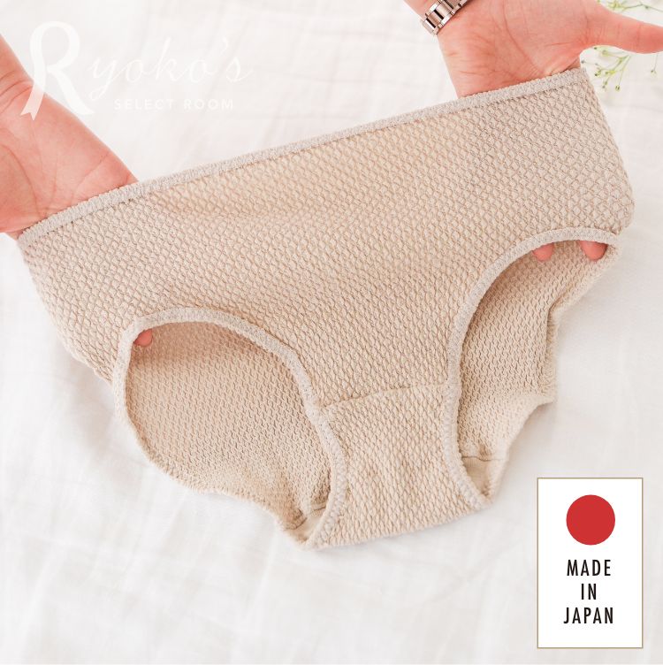 お手持ちのお洋服とのコーディネイトも楽しめます
